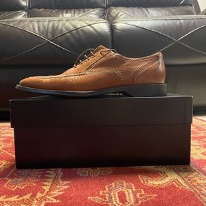 Very nice brown shoes.